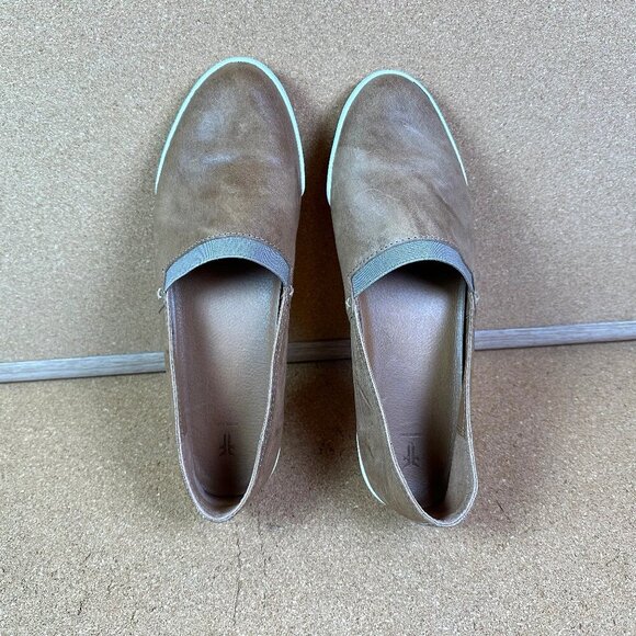 Frye Flats Melanie Slip On Sneakers Brown Leather Rubber Soles Neutral Size 9.5 - Picture 1 of 6